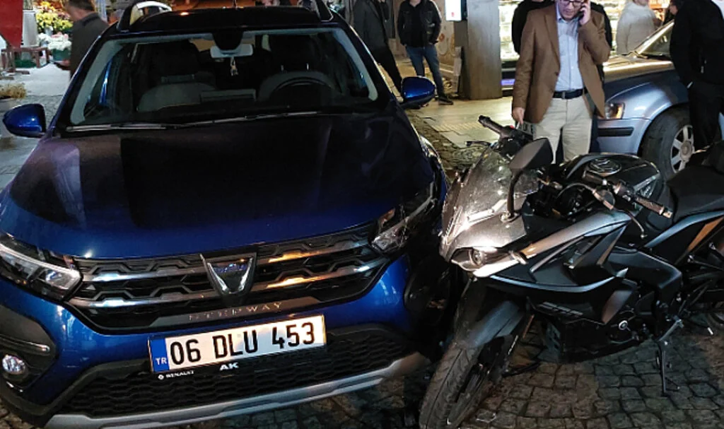 Samsun'da otomobil ile motosiklet çarpıştı: 1 yaralı
