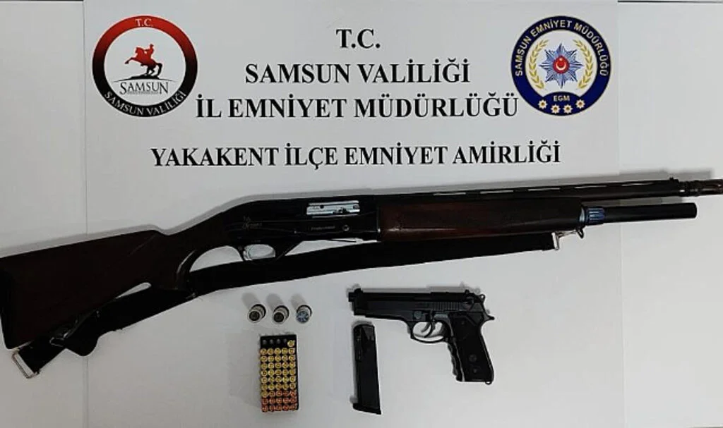 Samsun'da Ruhsatsız Silah ve Radar Tespit Cihazı Ele Geçirildi