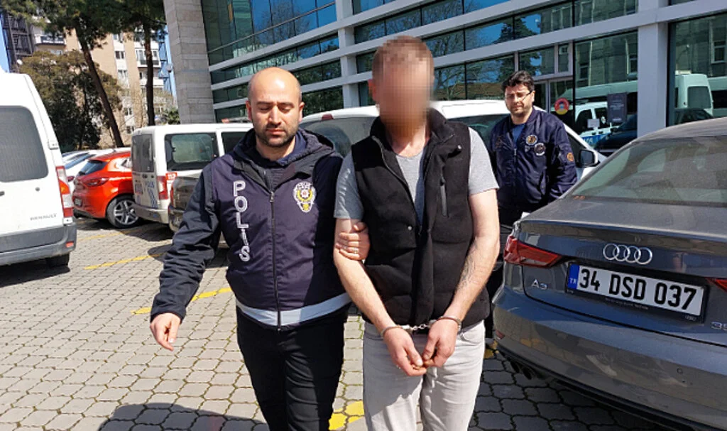 Samsun'da Silah çekip şoförü gasp etti  