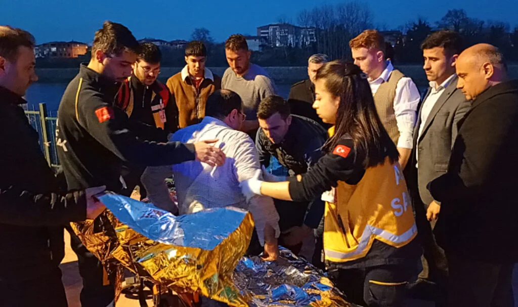 Samsun'da Yeşilırmak'ta mahsur kalan kişi kurtarıldı