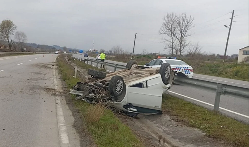 Samsun'un Alaçam İlçesinde Otomobil Takla Attı: Sürücü Yaralı