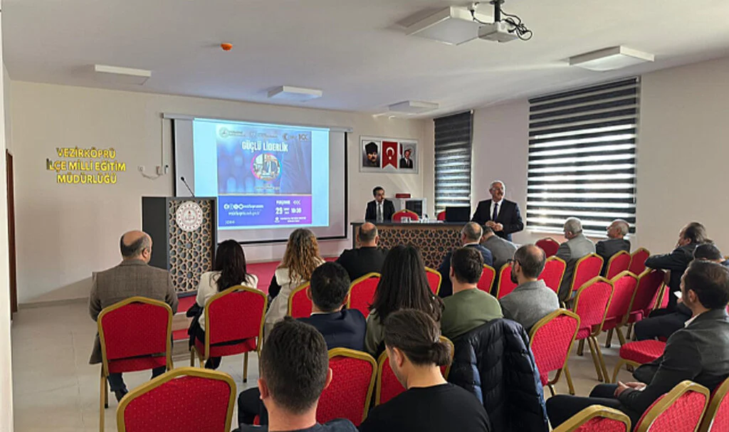 Samsun Vezirköprü'de Okul İdarecilerine Yönetim Becerileri ve İletişim Semineri Verildi