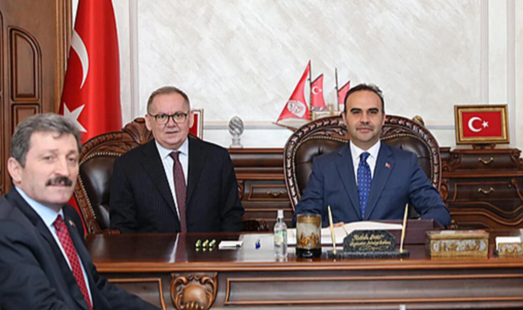 Sanayi ve Teknoloji Bakanı Kacır, Samsun Büyükşehir Belediye Başkanı Demir'i Ziyaret Etti