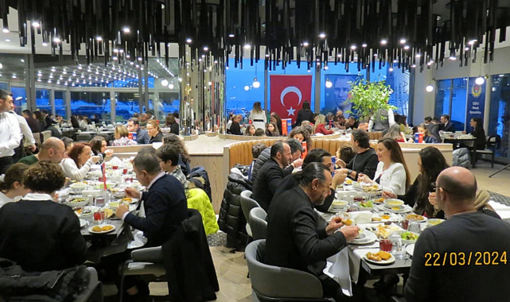 TED Samsun Koleji İftar Yemeğinde Buluştu