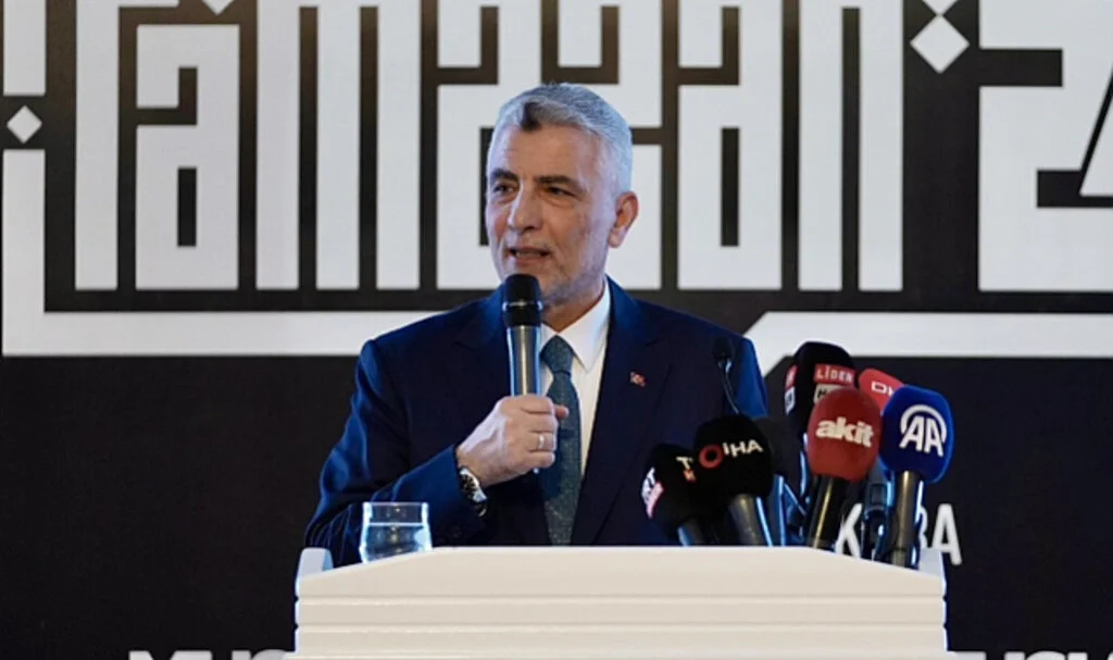 Ticaret Bakanı Ömer Bolat: Türkiye'de cari açığın 32 milyar dolar civarına düştüğünü göreceğiz