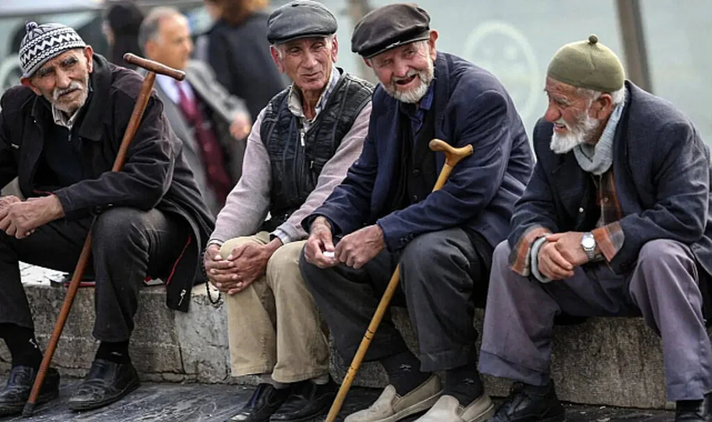 Türkiye'de Yaşlılarda Yoksulluk Patlaması: 2023'te Yüzde 21,7'ye Yükseldi