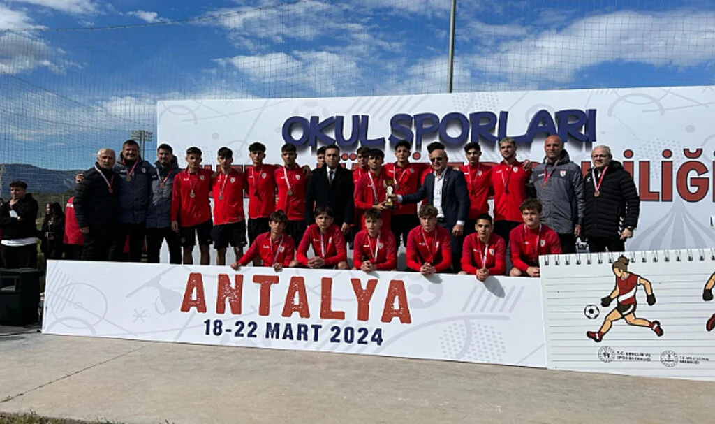 Uğur Okulları Canik Kampüsü'nün sporcuları Türkiye dördüncüsü 