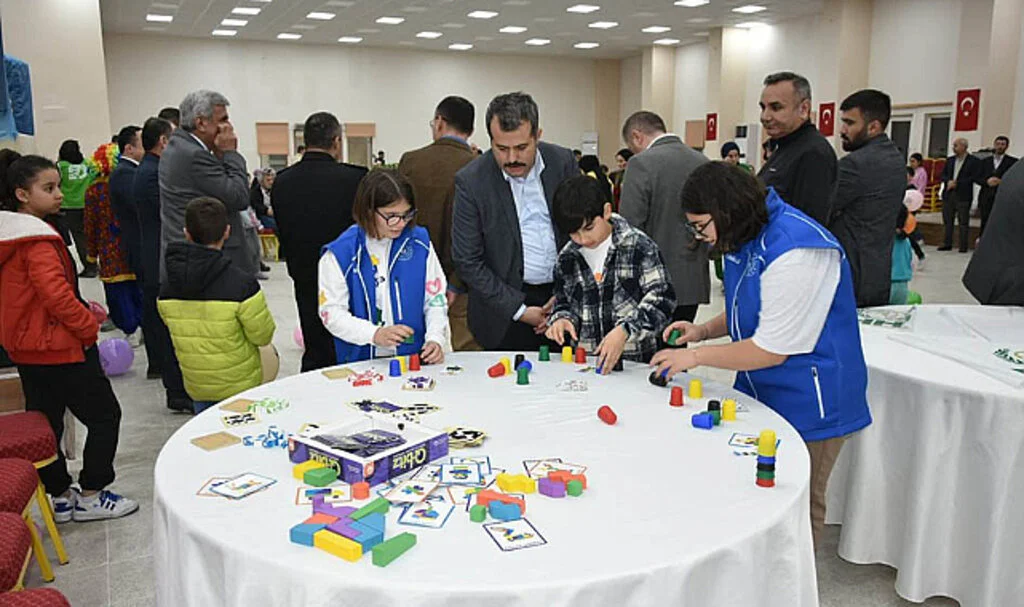 Vezirköprü'de Dünya Yetimler Günü'nde Anlamlı İftar Programı