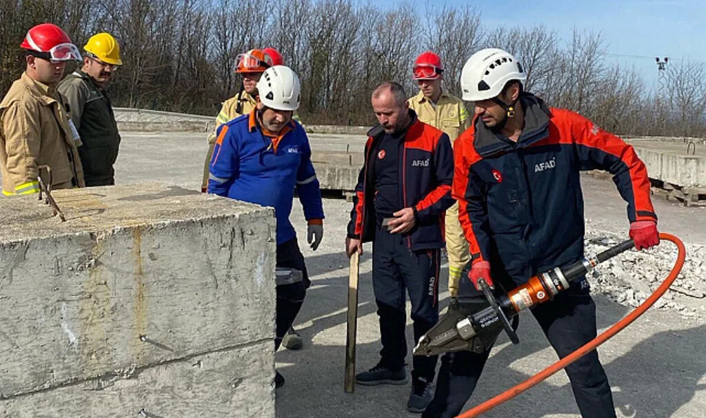 Vezirköprü'de "Orman Kurtarma Timi"ne AFAD'dan Eğitim