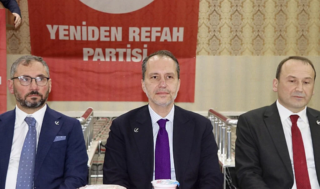 Yeniden Refah Partisi lideri Fatih Erbakan, Trabzon'da iftara katıldı