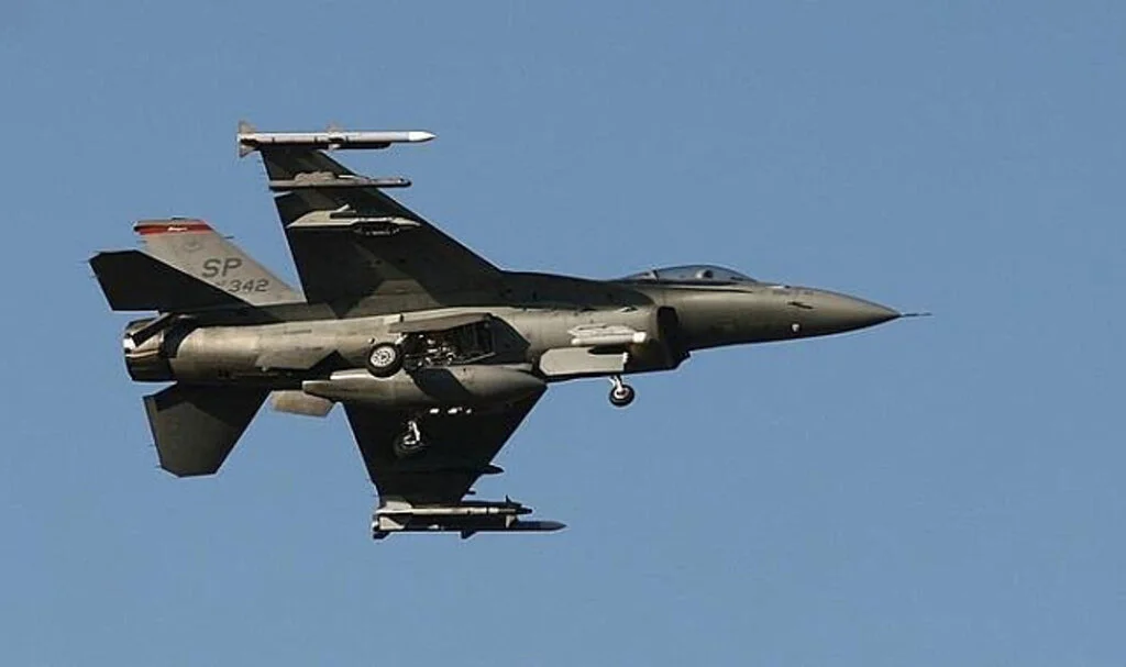 Yunan F-16 Uçağı Ege Denizi'nde Düştü! Pilot Kurtarıldı!