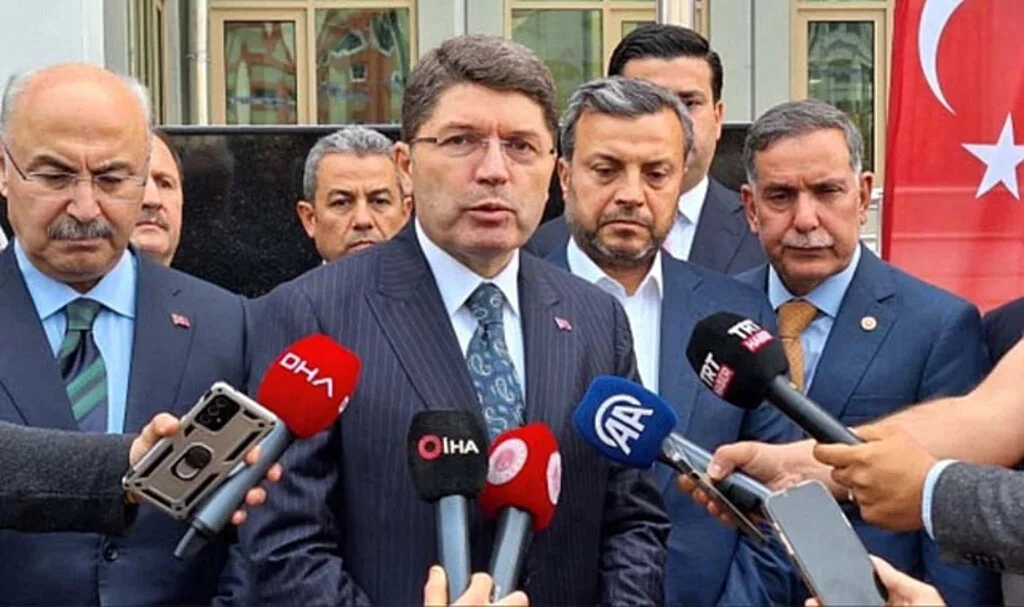 Adalet Bakanı Tunç: DEM Parti'ye Sert Uyarı - Teröre Destek Kapatılma Nedeni Olabilir