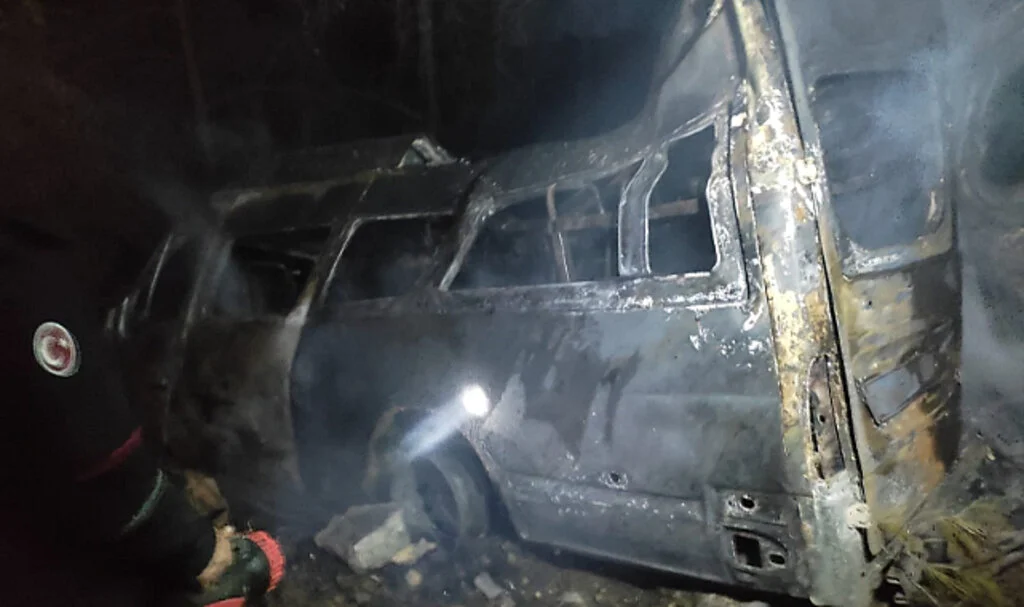 Adana'da Minibüs Uçuruma Devrildi: 3 Ölü, 18 Yaralı!