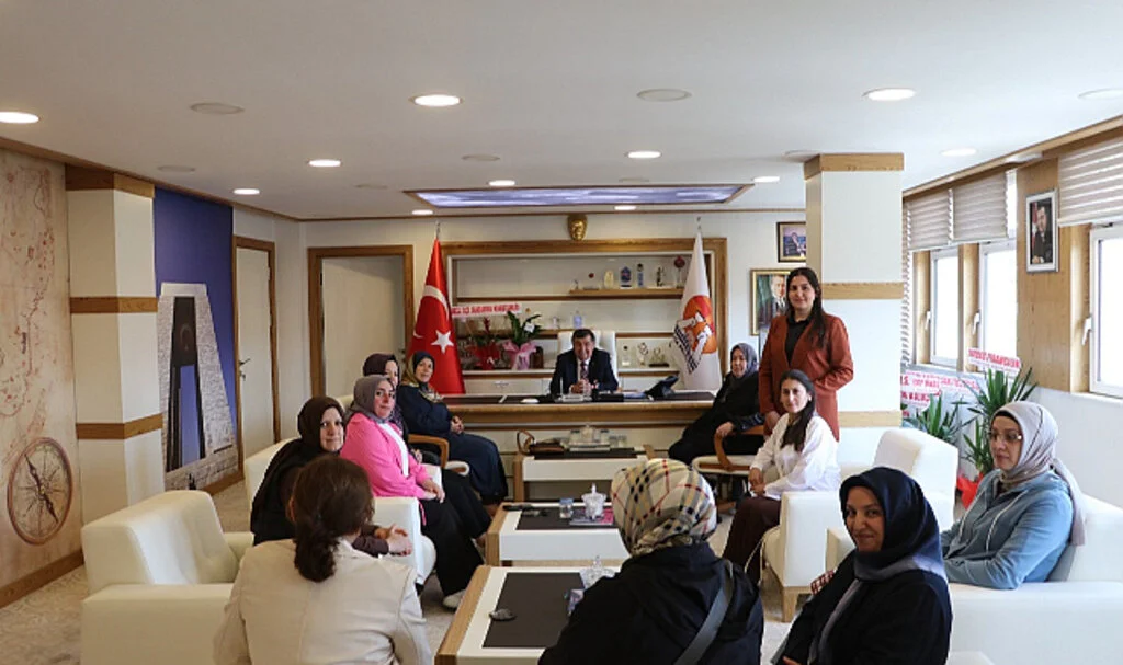 AK Parti Kadın Kolları'ndan Havza Belediye Başkanı İkiz'e Ziyaret