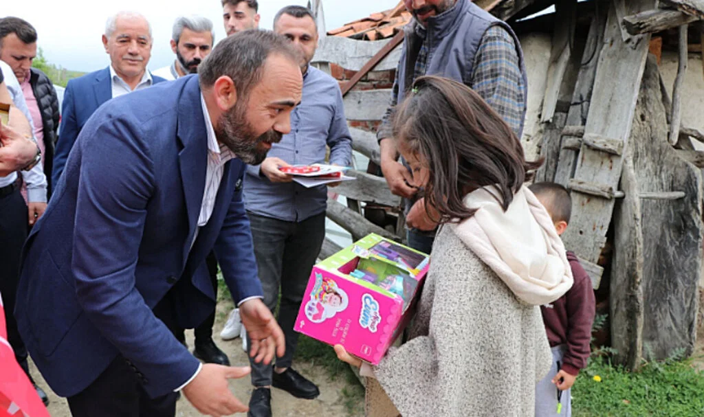 AK Parti Kavak İlçe Başkanı Onur Bakır: Kavak için gövdemizi taşın altına koyduk