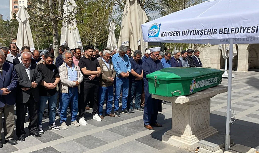 Akrep yiyip intihar etmişti: Cenazesi toprağa verildi