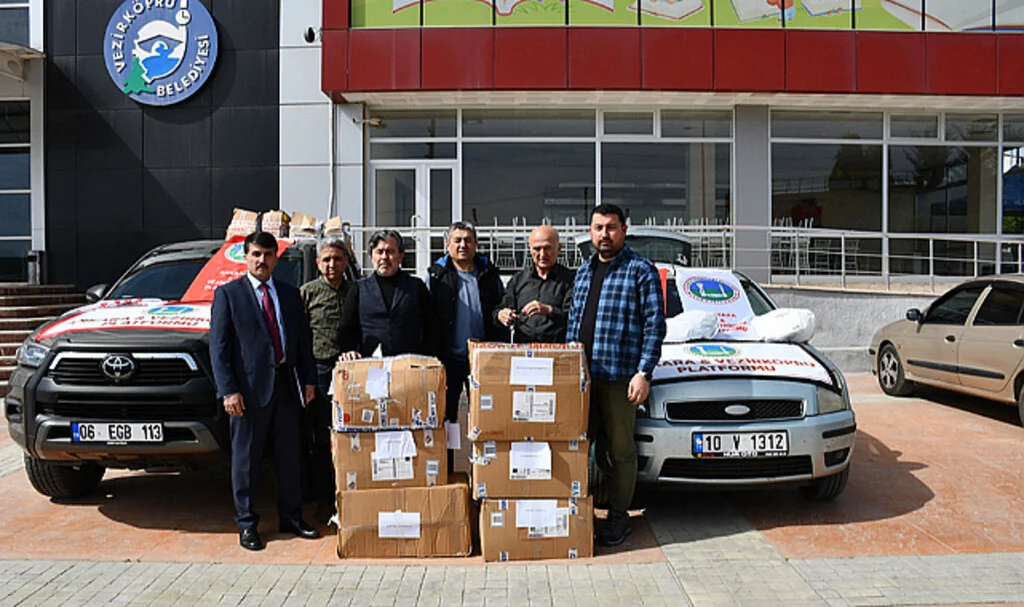 Ankara'dan Vezirköprü'ye Uzanan Yardım Eli: 33 Köy Okulundaki 455 Öğrenciye Bayramlık