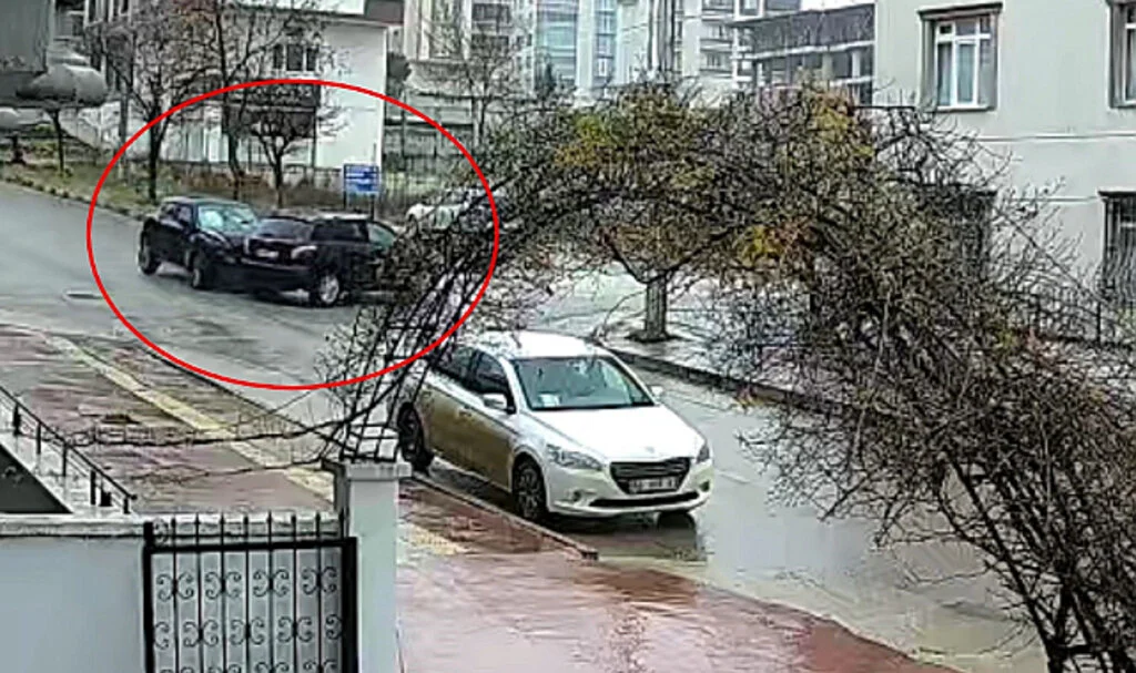 Aynı yerde bir ayda 4 kaza: O anlar kamerada