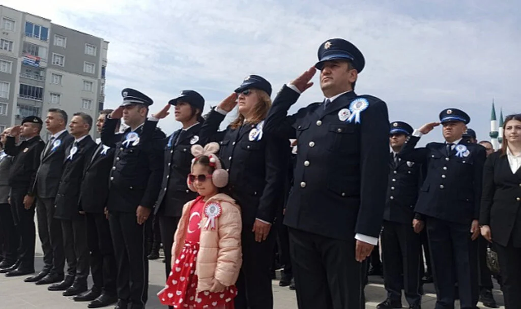 Bafra'da Polis Haftası Törenle Kutlandı