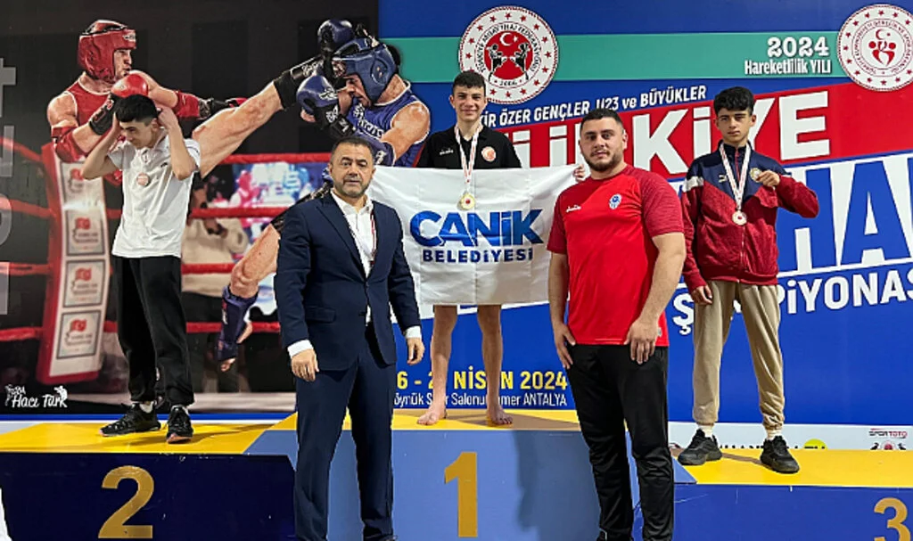 Canikli muaythai sporcusu Yiğit Keskin, Türkiye şampiyonu oldu
