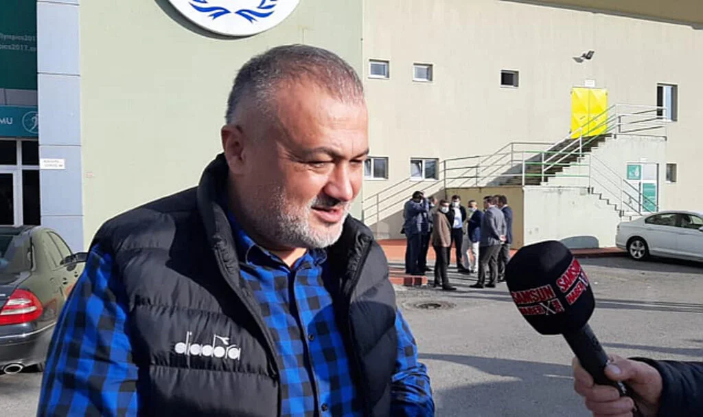 Çarşambaspor Kulübü Başkanı Özkan Yıldırım U18 takımını kutladı