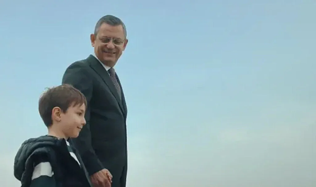 CHP lideri Özgür Özel'den dikkat çeken telefon: Sayende kazandık