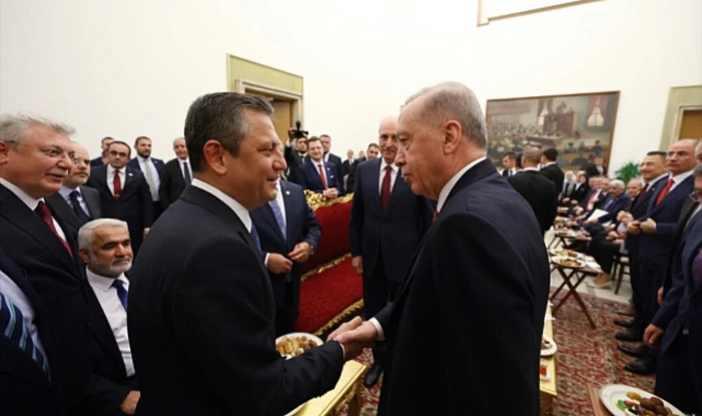 Cumhurbaşkanı Erdoğan ile Özgür Özel bir araya geldi