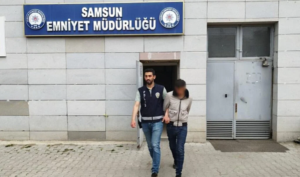 Dolandırıcı, 'Sahte Polis' Kılığına Girip 300 Bin TL Dolandırdı