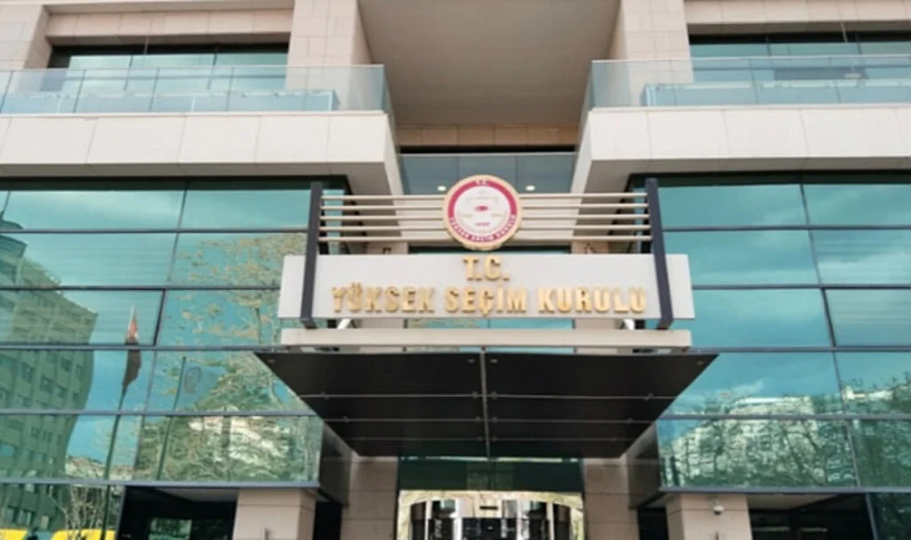 Dört Yerde Yeniden Sandık Heyecanı!