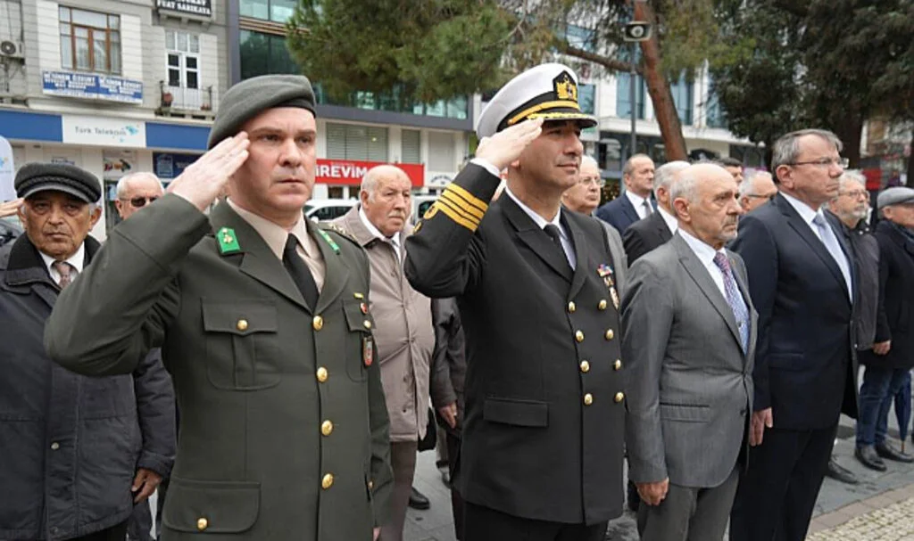 Emekli Subaylar Uyarıyor: "Devletimiz, Hoyratça Harcanacak Bir Miras Değil"