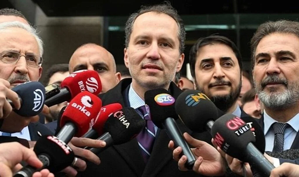 Erbakan'ın Talimatıyla: Yeniden Refah Partisi Belediyelerine "Rüşvet" Tabelası Asıldı
