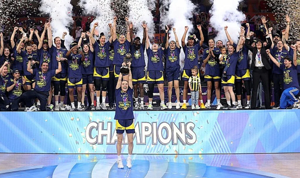 Fenerbahçe Alagöz Holding, FIBA Kadınlar Avrupa Ligi'nde şampiyonluğa ulaştı