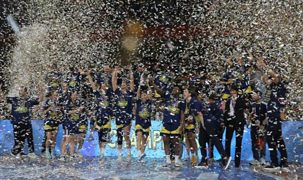 Fenerbahçe Kadın Basketbol Takımı Türkiye'nin Gururu Oldu