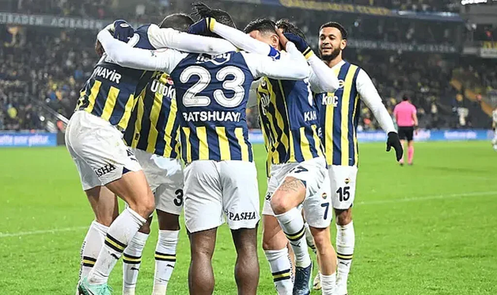Fenerbahçe Kritik Deplasmanda: Fatih Karagümrük'le Randevu