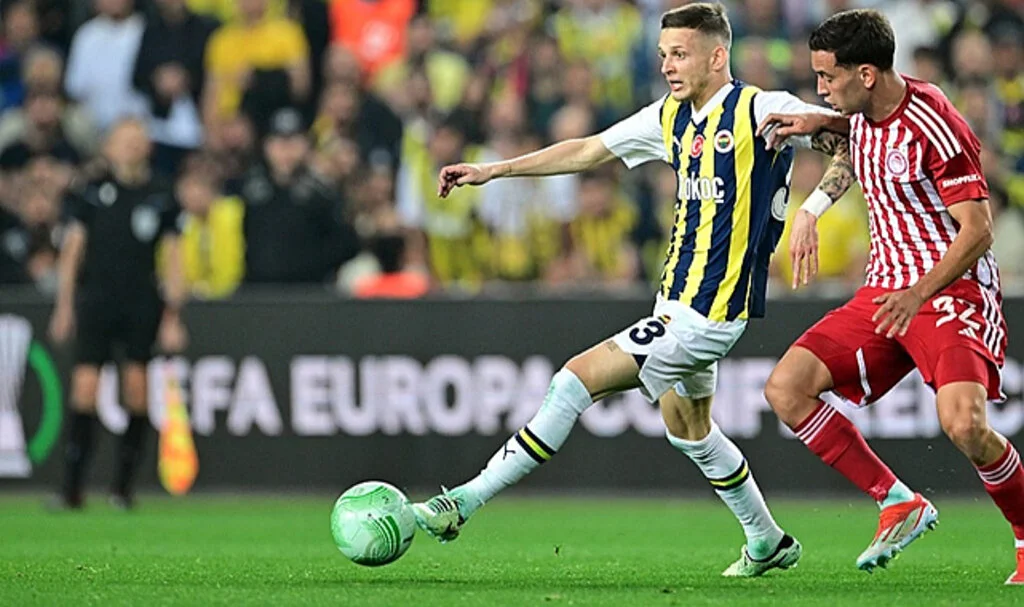 Fenerbahçe UEFA Konferans Ligi'nde Olympiakos'a elendi