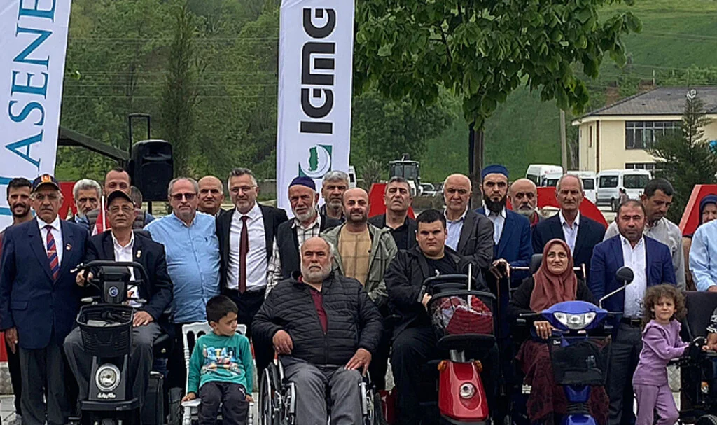Hasene Vakfı, Alaçam'da İhtiyaç Sahiplerine Medikal Ürün Desteği Sağladı