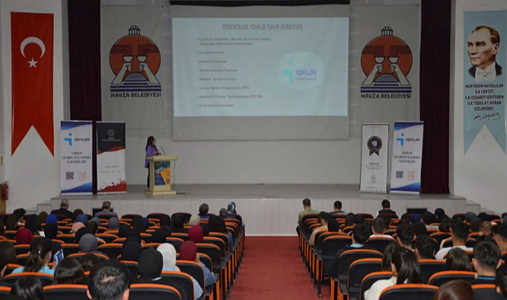 Havza'da Kariyer Semineri Öğrencilere Yön Verdi