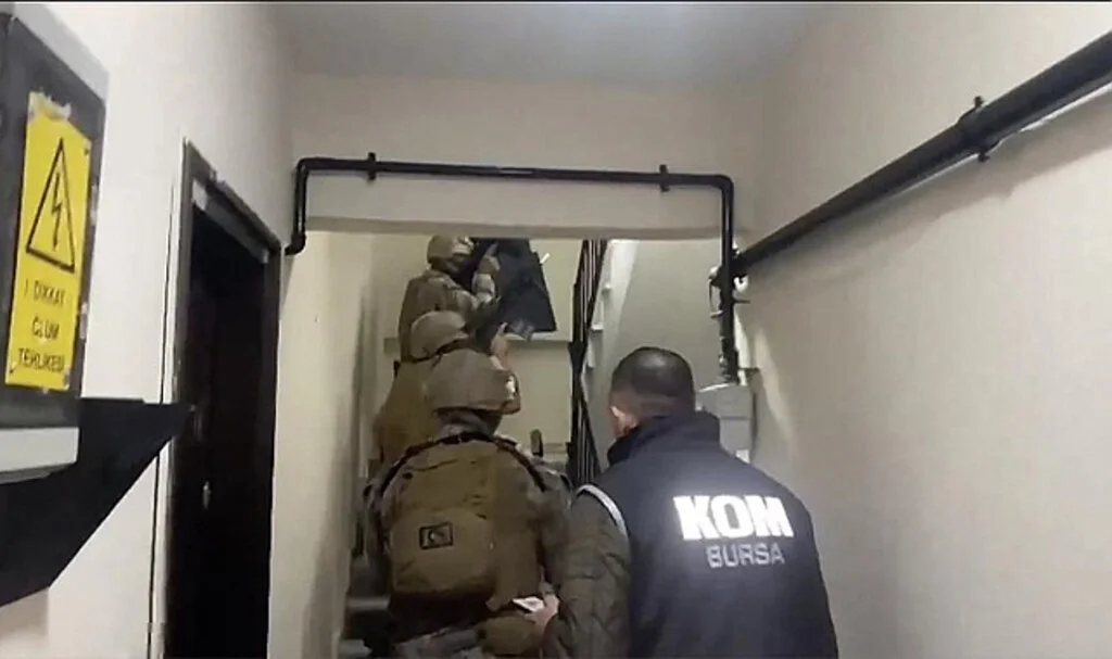 İçişleri Bakanı: 'Mahzen-32' Operasyonuyla Organize Suç Örgütü Çökertildi
