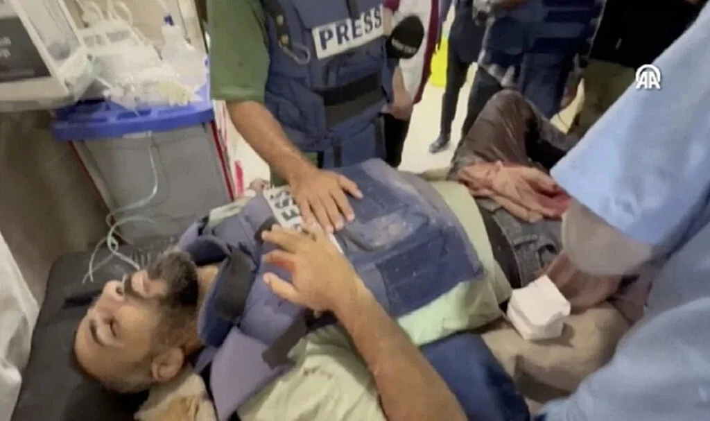 İsrail Ordusu Gazze'de Basın Mensuplarını Vurdu TRT Kameramanı Yaralandı