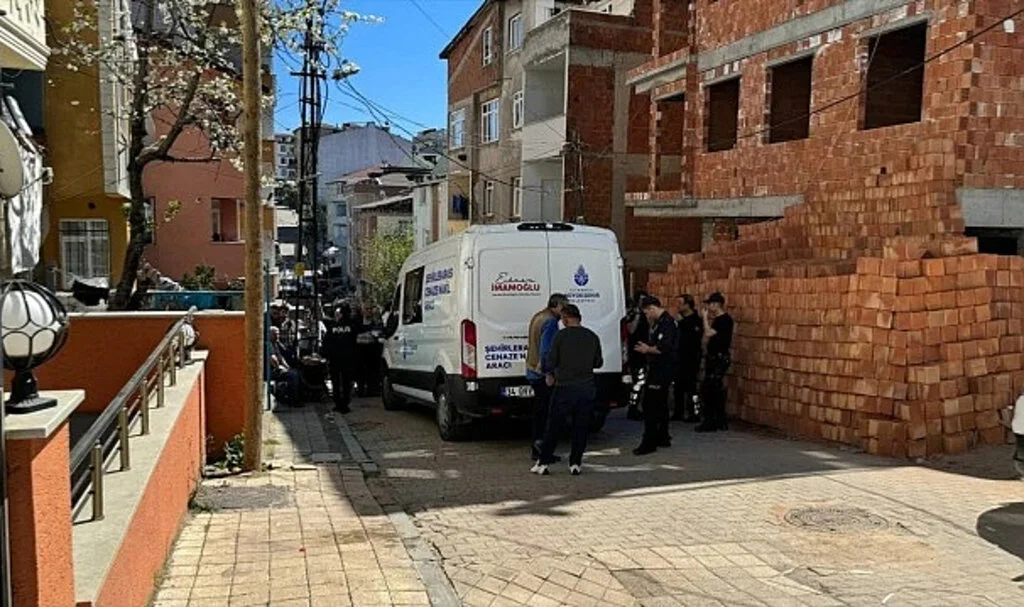 İstanbul'da aile içi tartışma faciaya döndü! Annesi ve ağabeyini öldürdü