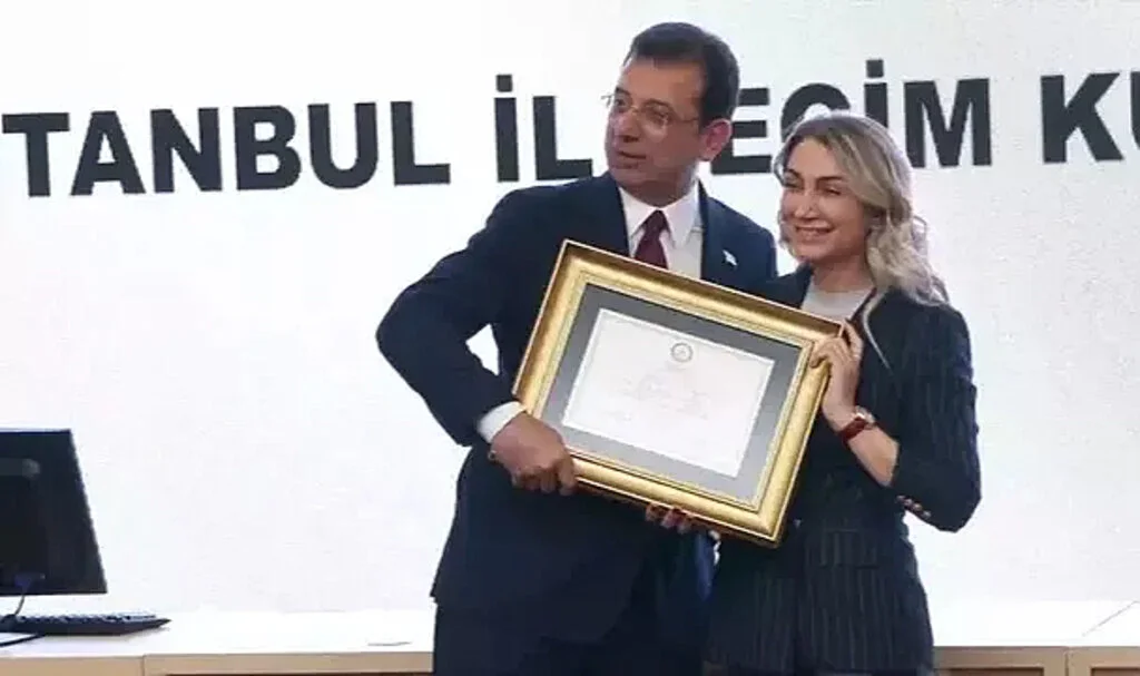 İstanbul'da ikinci İmamoğlu dönemi! Mazbatasını aldı, görevine resmen başladı