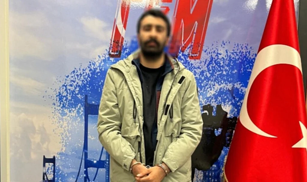 İstanbul Havalimanı'nda PKK'nın Paris Gençlik Sorumlusu Yakalandı
