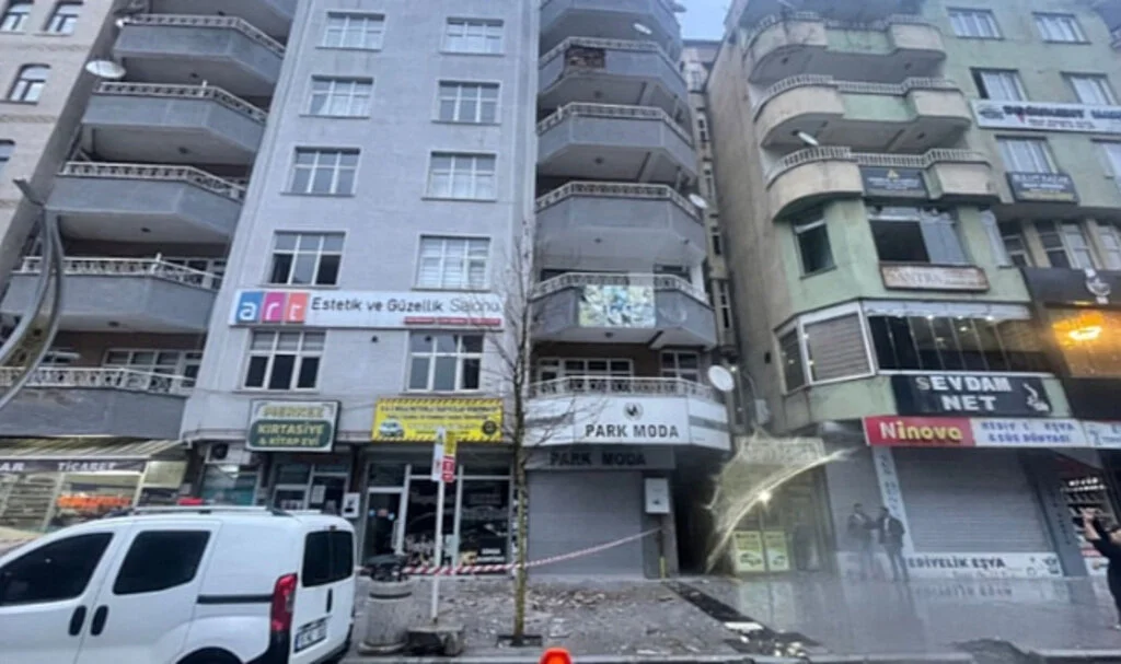 Kaldırımda yürürken hayatı karardı