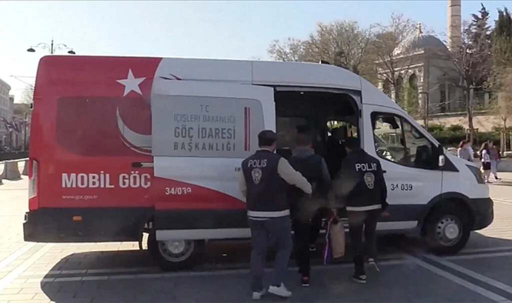 Kalkan-19 Operasyonu: Bin 177 Düzensiz Göçmen Yakalandı