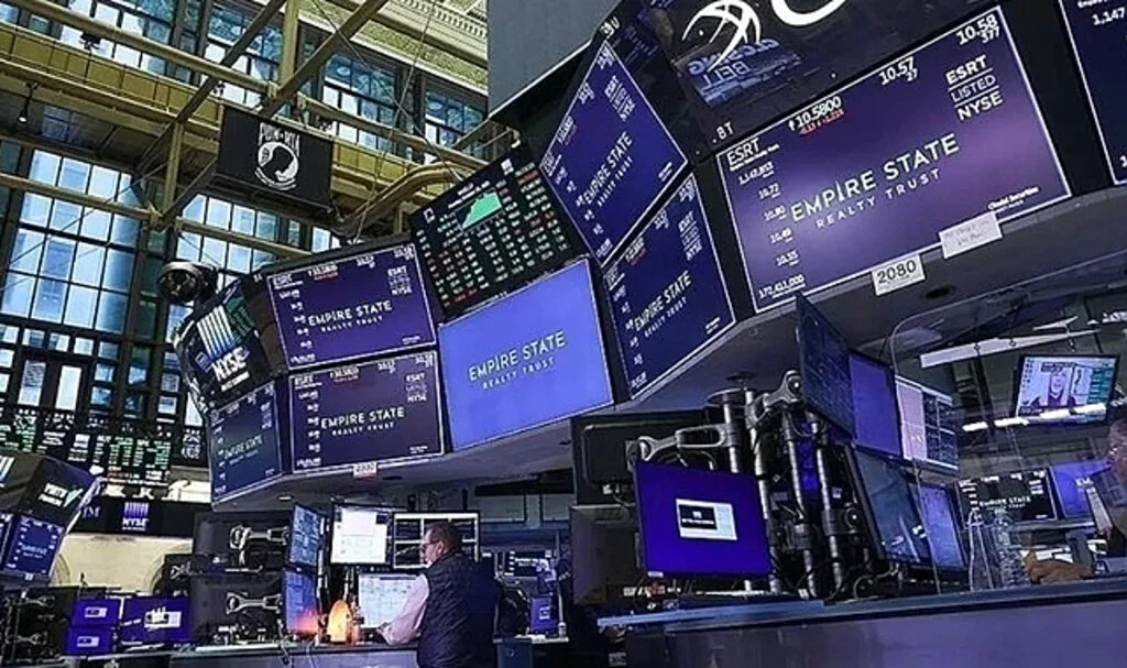 Küresel Piyasalarda Karışık Seyir: Fed ve Şirket Karlılıkları Öne Çıkıyor