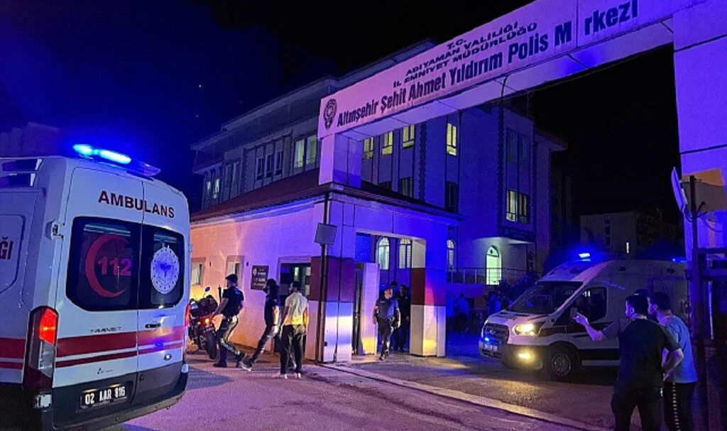 Meslektaşlarına Saldırdı: 2 Polis Şehit