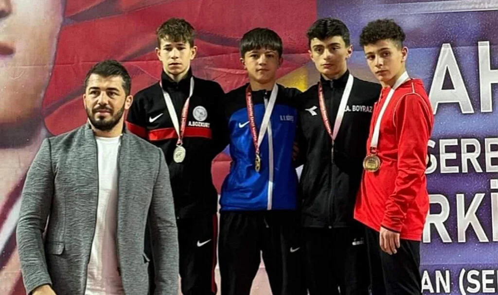 Minderde altın madalya geldi