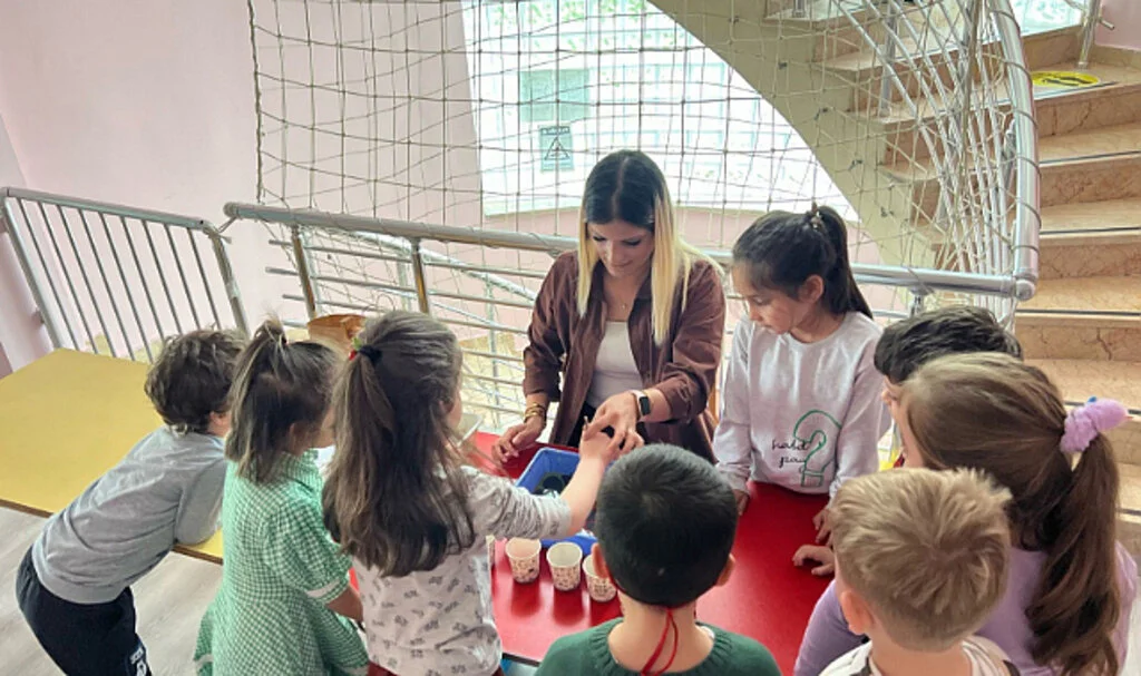 Minik ellerin  büyük hayalleri 