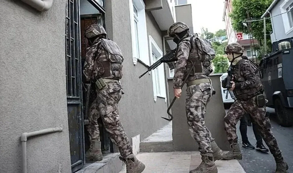 Organize Suç Örgütüne Operasyon: "Barış Boyun" Üyeleri Yakalandı