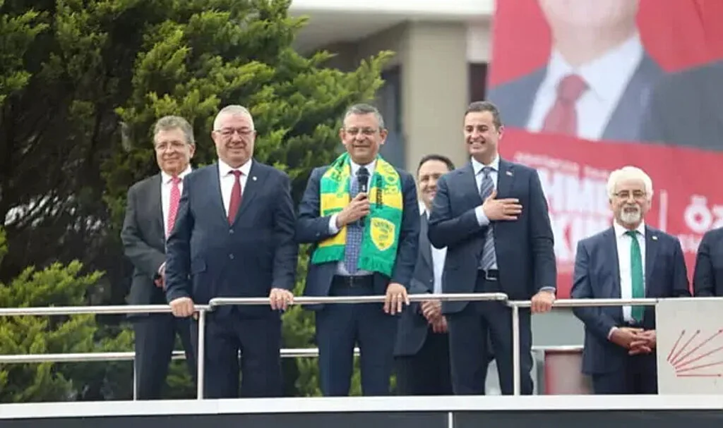 Özgür Özel ile Meral Akşener arasında 'Balıkesir' polemiği yaşanmıştı! Balıkesir'de CHP adayı Ahmet Akın farklı sonuçla seçimi kazandı